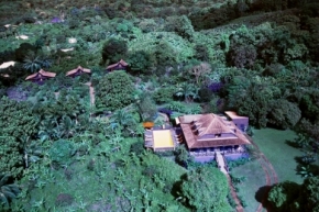 Hotel de Charme Le Jardin Malanga/ Luftaufnahme Kolonialhaus und Bungalows im Garten