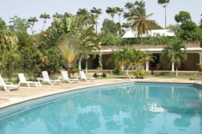 Bungalow-Hotel Sucrerie du Comptés/ Swimming-Pool