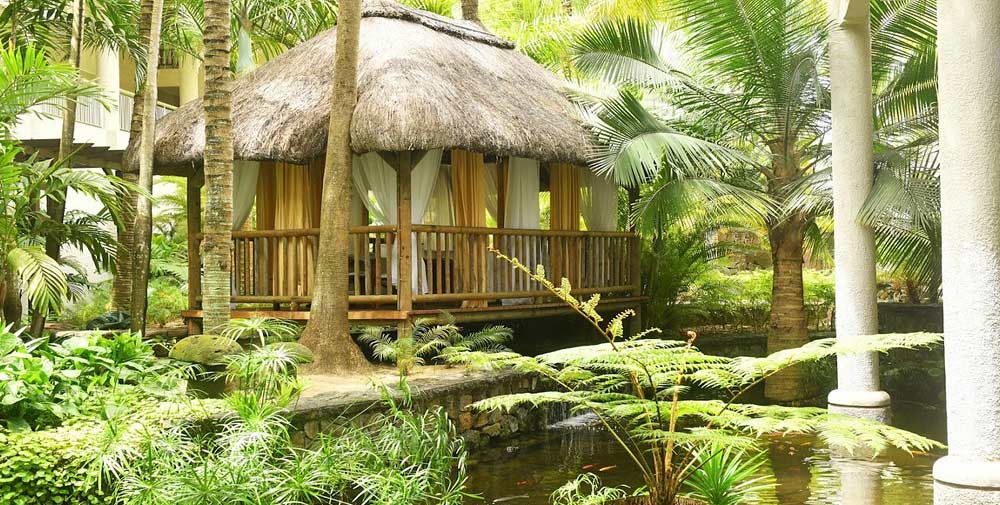 Victoria Beachcomber Resort & Spa