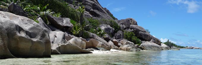 Seychellen Inselhopping + La Réunion Selbstfahrreise + Mauritius Badeurlaub